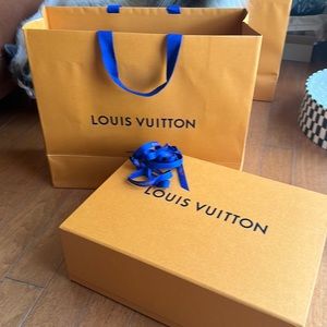 LV magnetic closure box with shopping bag and ribbon